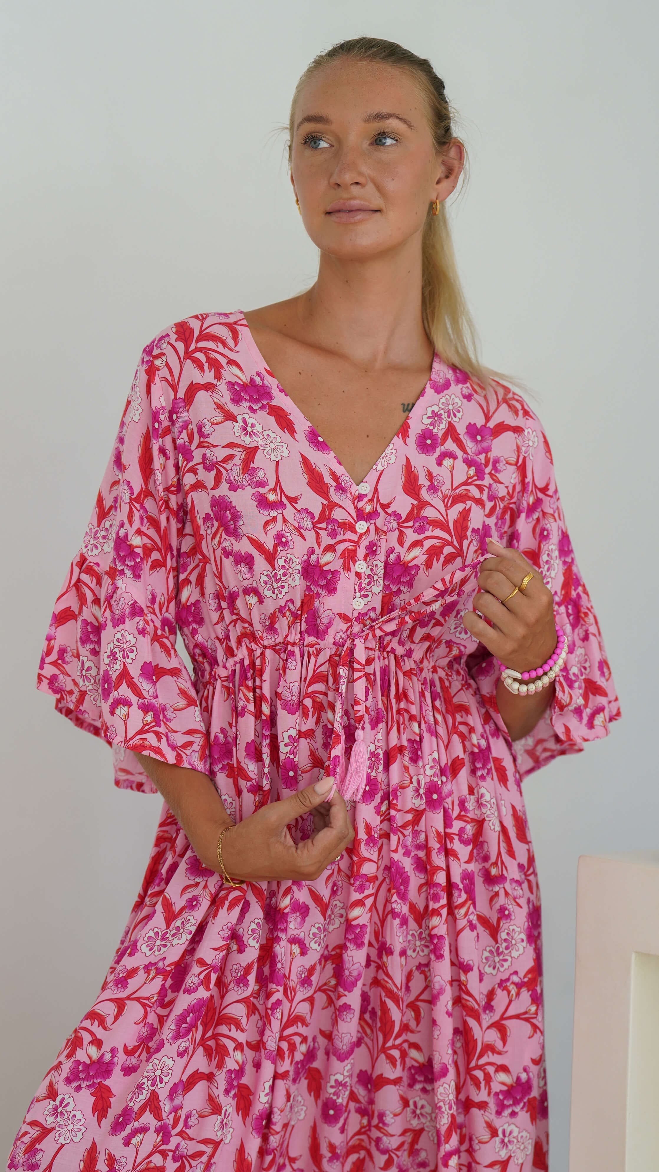 Rosa og orange luftig sommerkjole med lommer - Georgine maxikjole