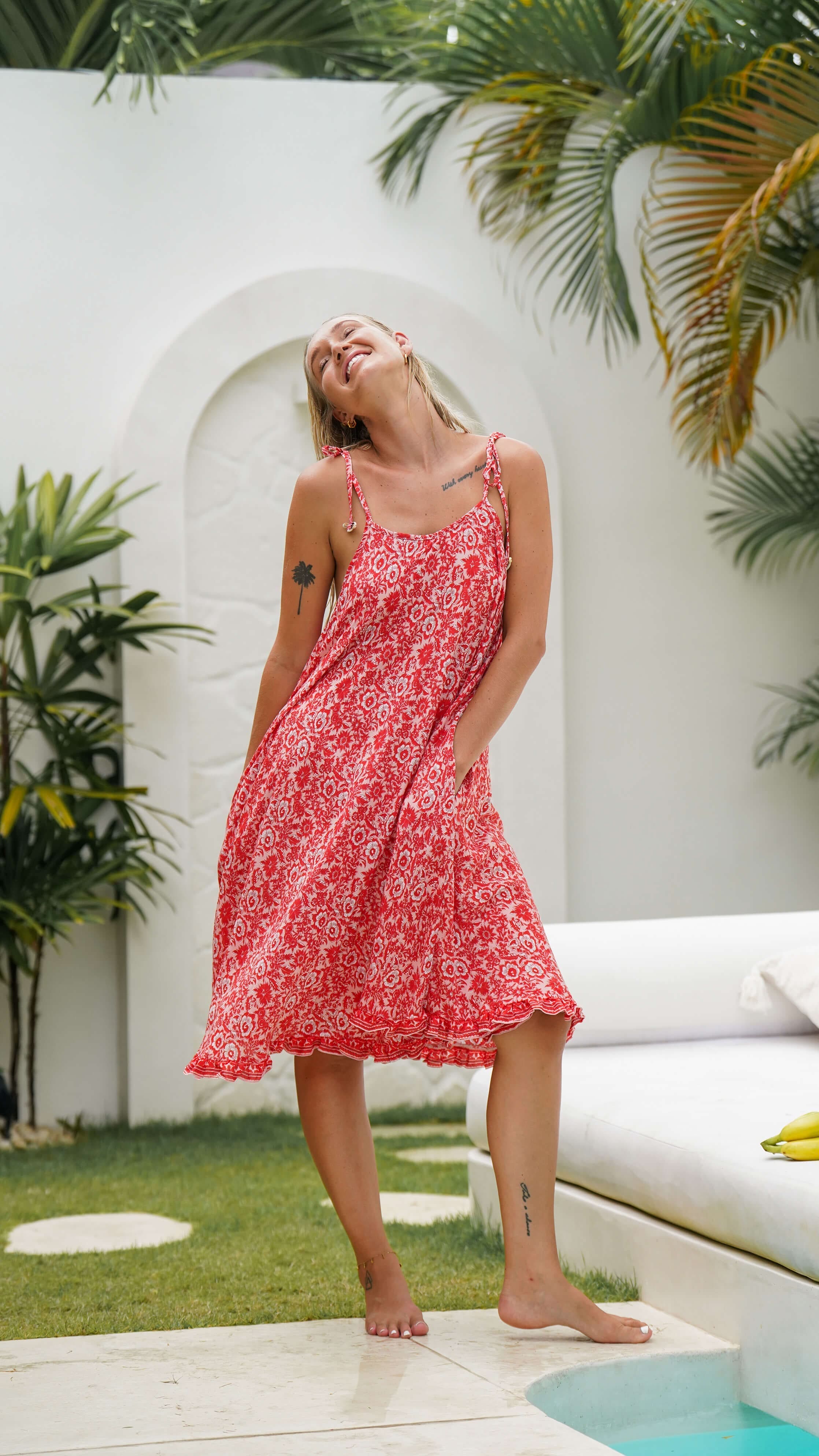 Rød og rosa stroppekjole med lommer - Ranunkel sommerkjole