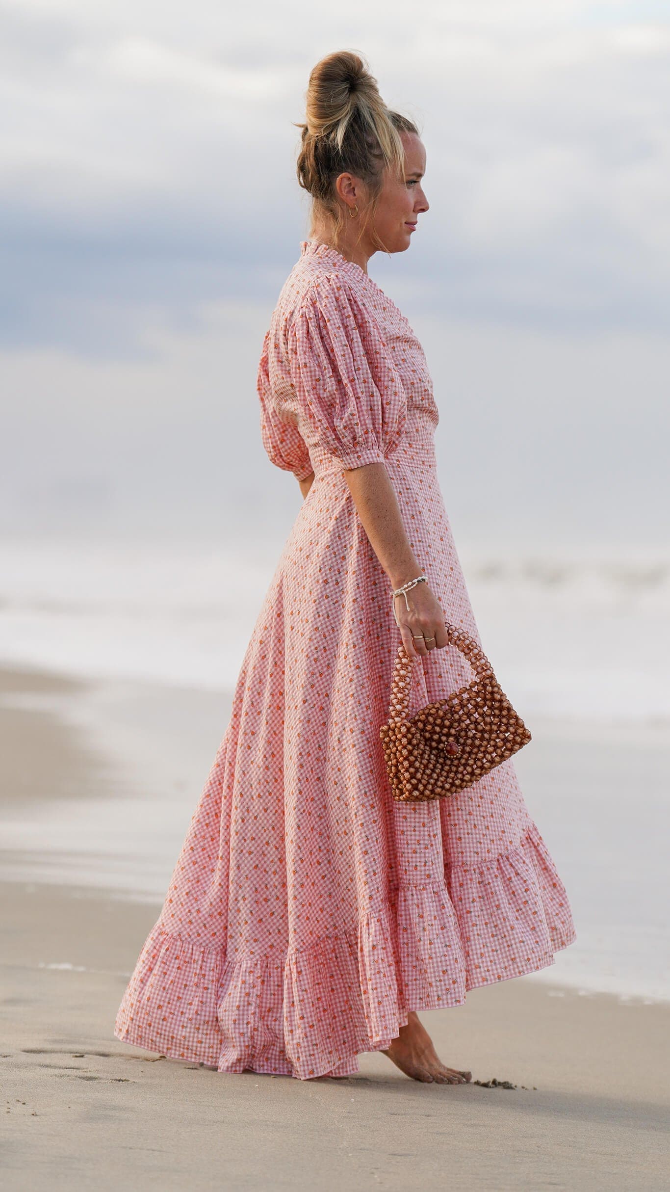 fotsid omslagskjole i smårutet stoff