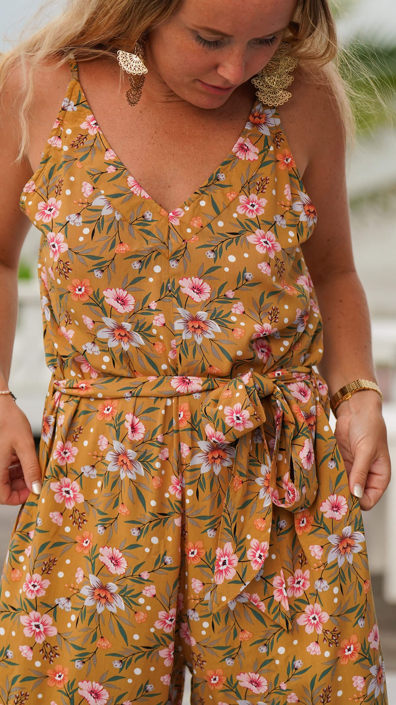 oker buksedress med spagettistropper