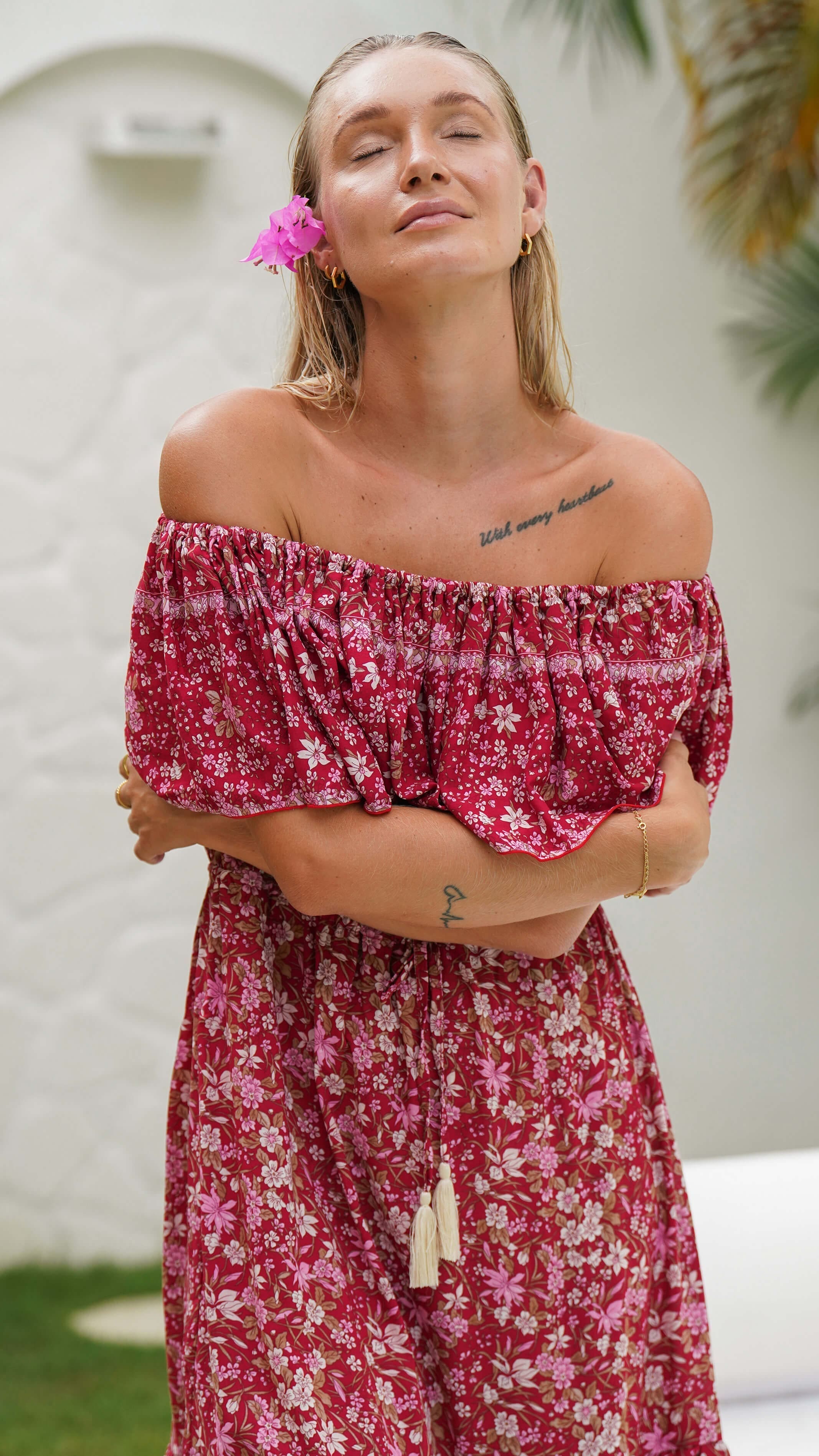Off shoulder burgunder sommerkjole
