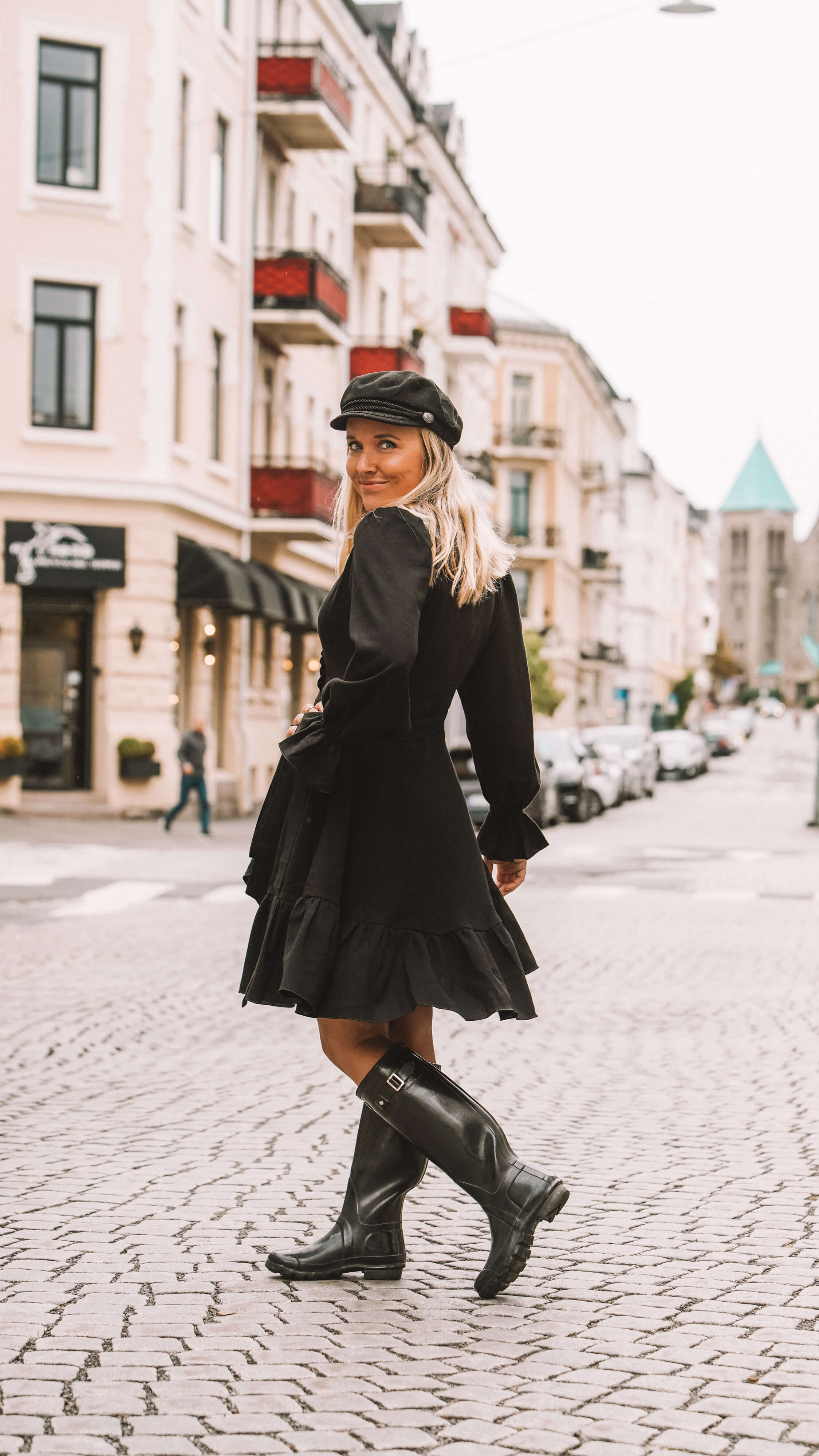 svart lin omslagskjole - syrin kjole