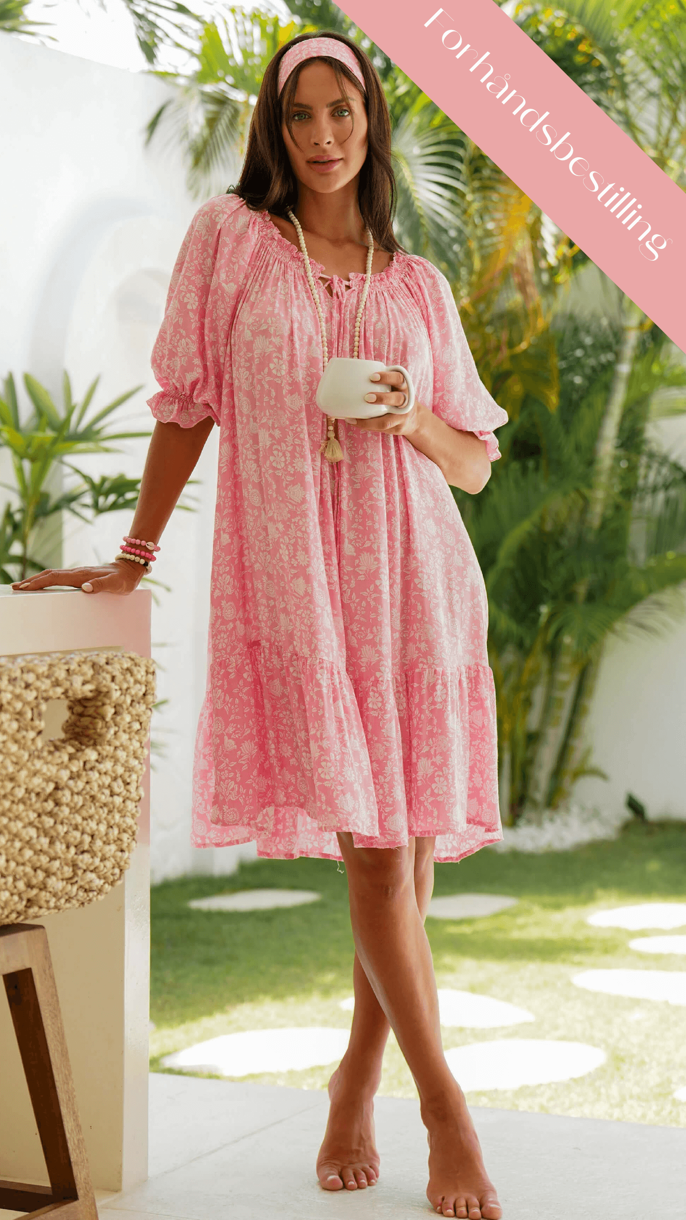 Rosa og hvit luftig kort sommerkjole - Salvia kjole