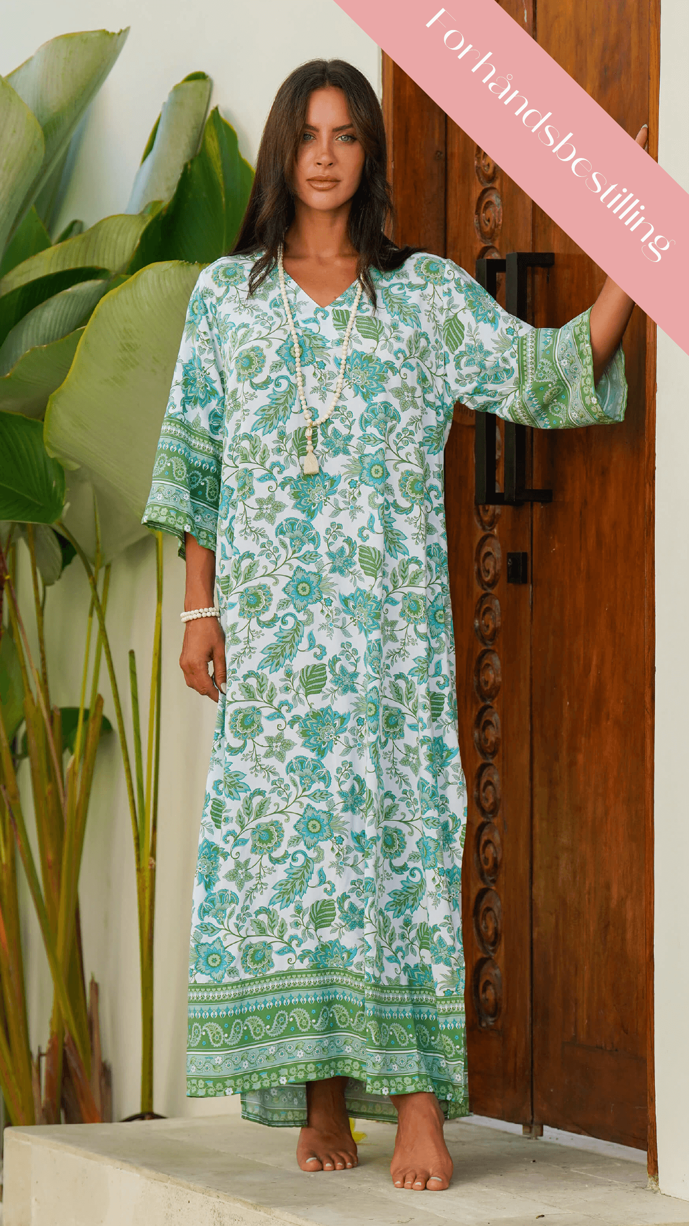 Fotsid enkel hvit og grønn sommerkjole - Pilea maxikjole