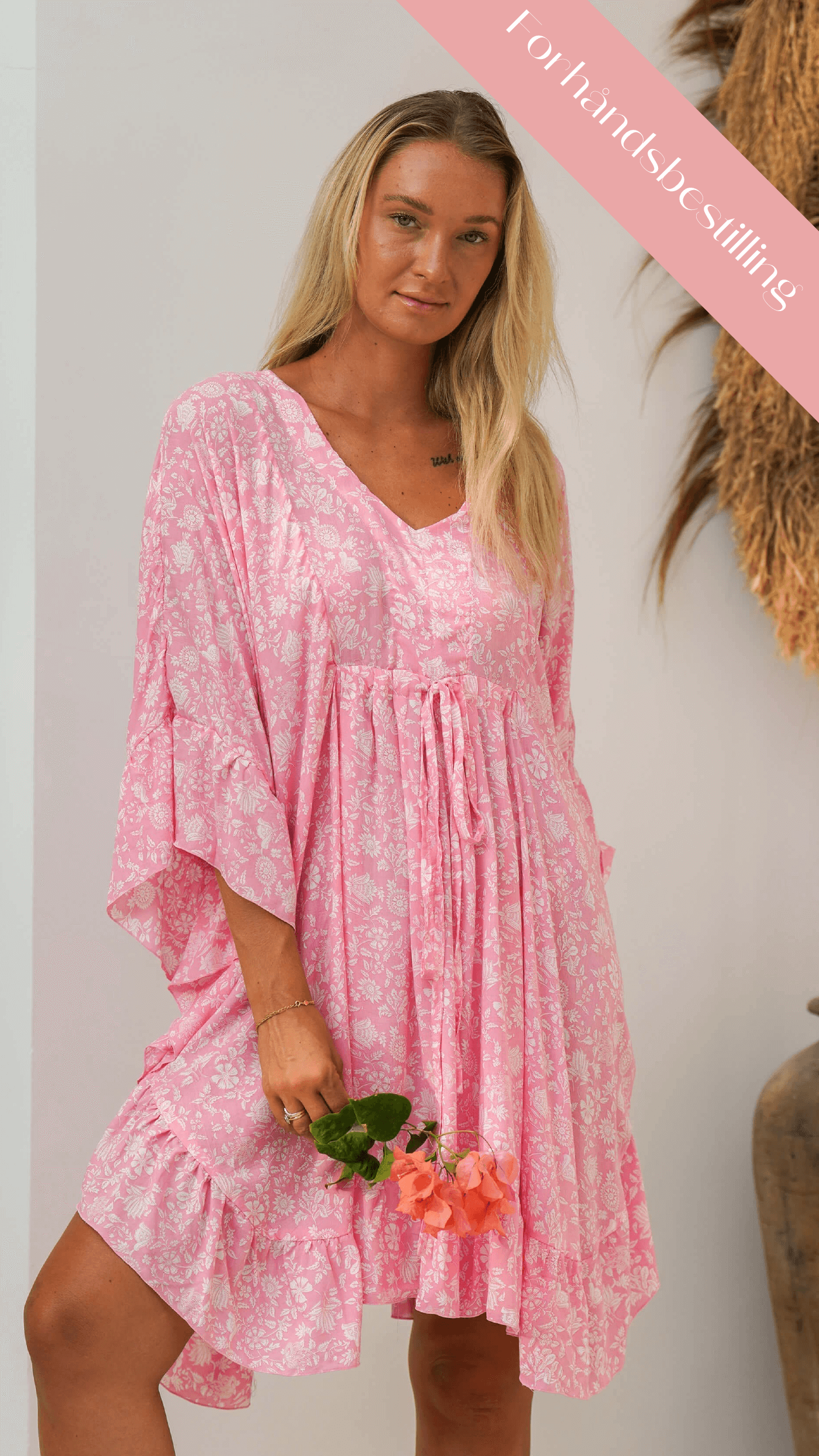 Rosa og hvit kort sommerkjole - Lupin kaftan