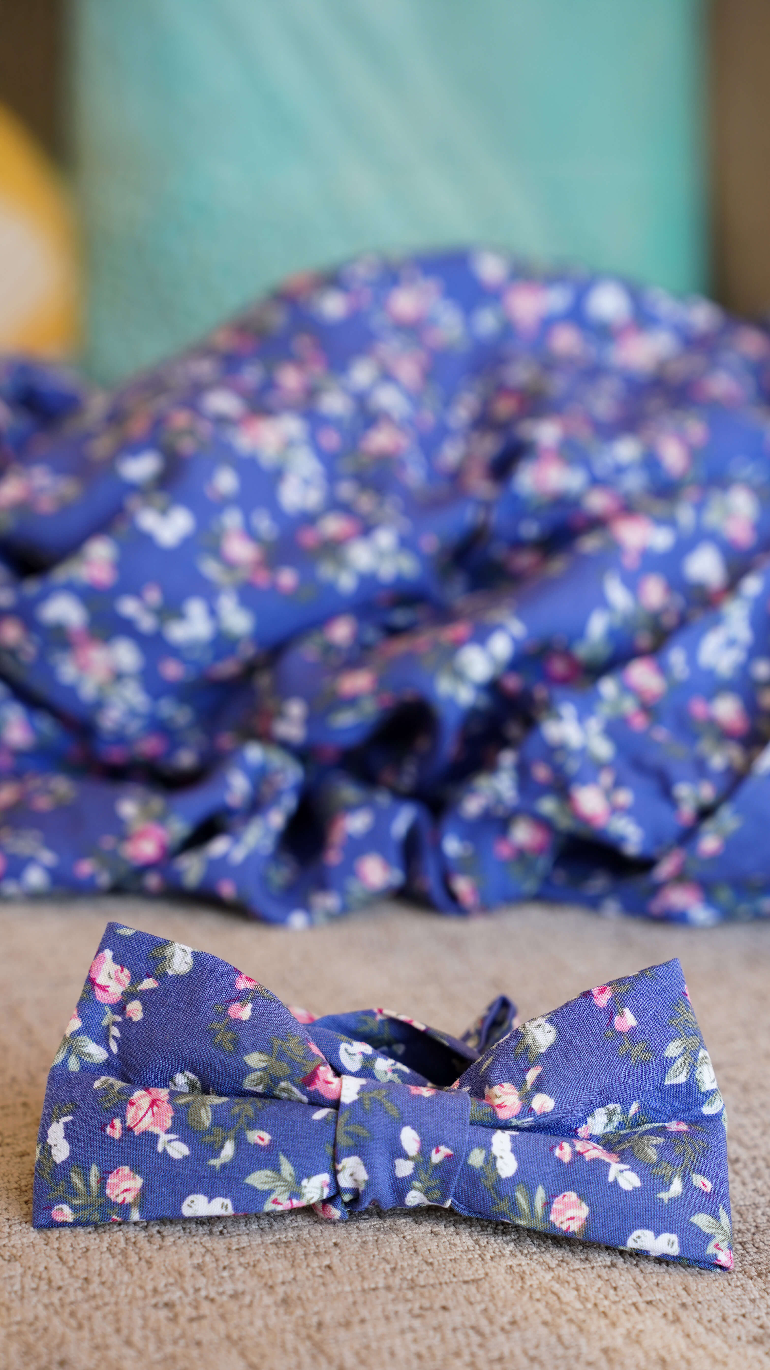 Lommetørkle i blå småblomster - Lotus hankie