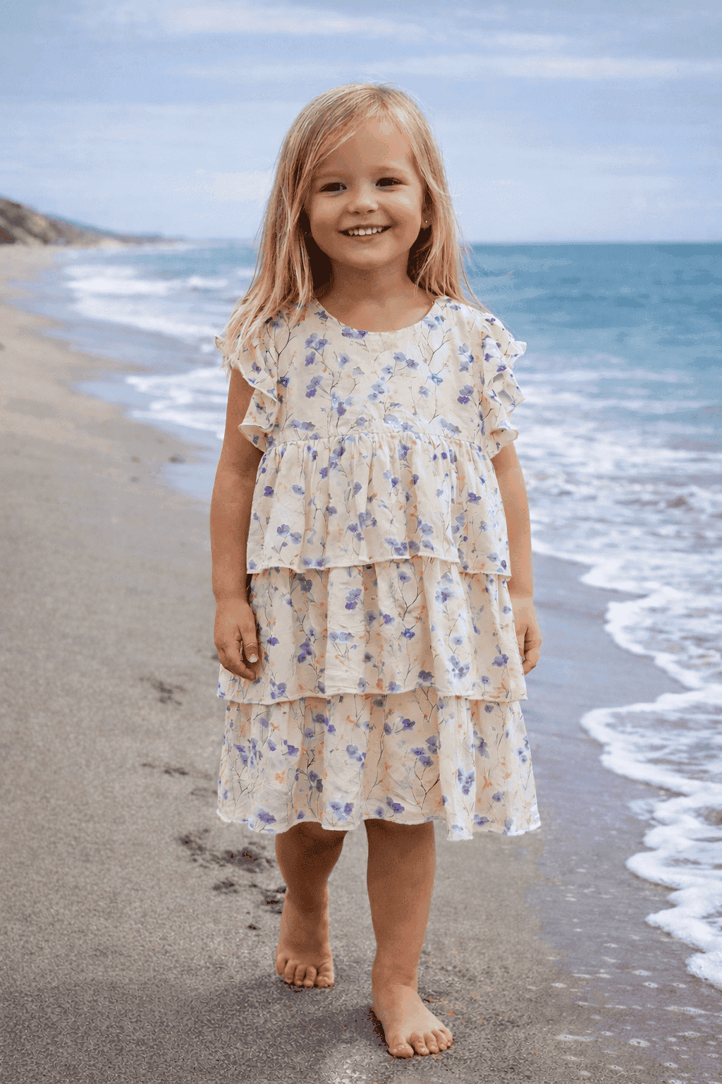 Smørgul omslagskjole med lilla blomster - Syrin sommerkjole