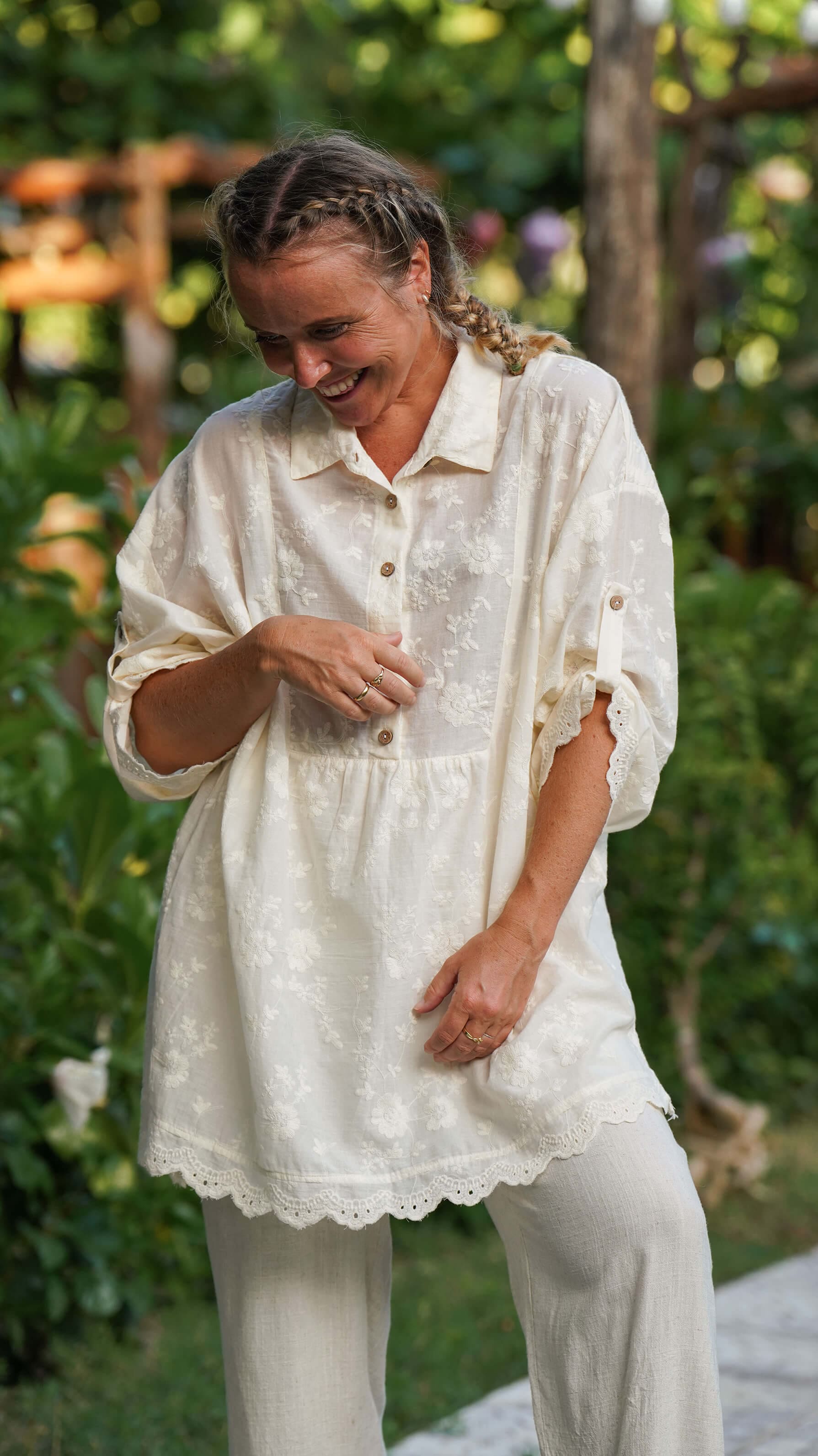 Kremfarget oversized blondeskjorte