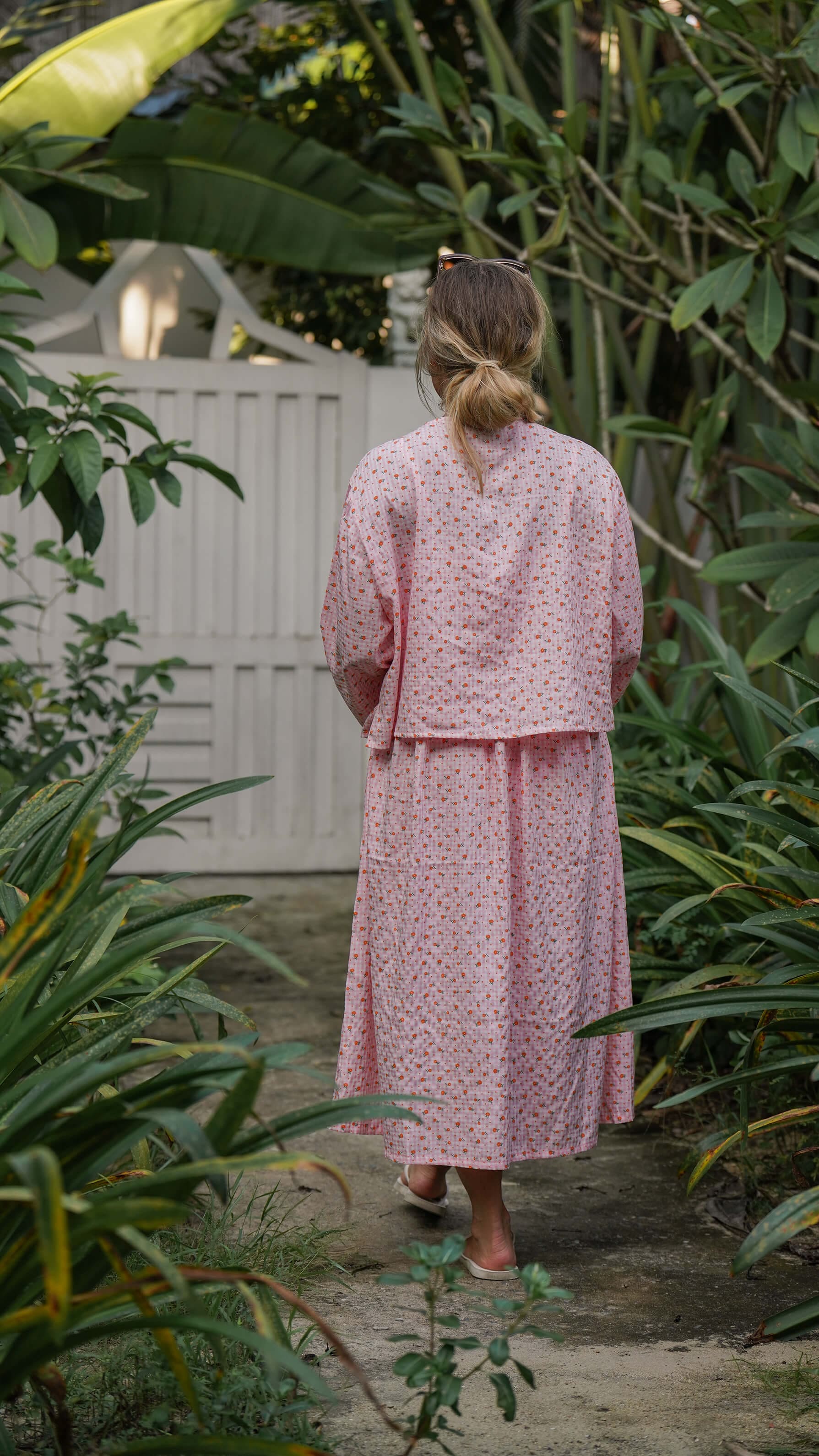 rosa smårutete kort skjorte
