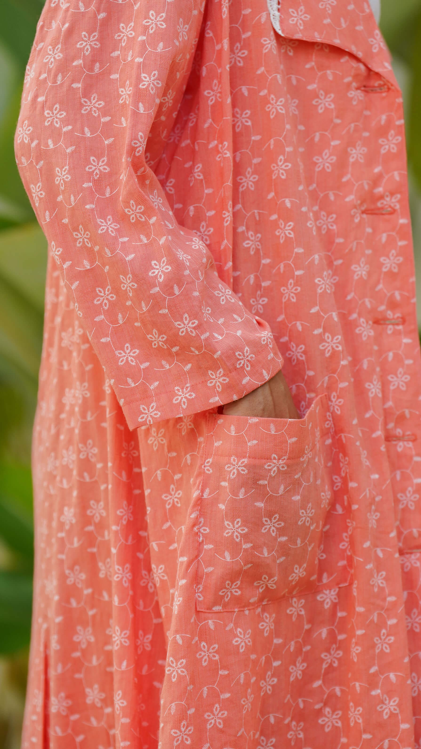 Korallfarget kjole jakke med krage