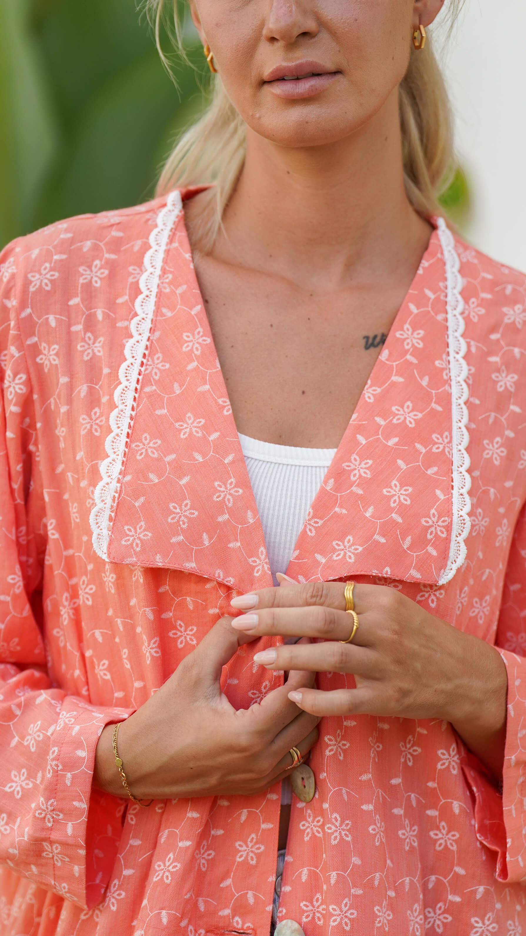 Korallfarget kjole jakke med krage