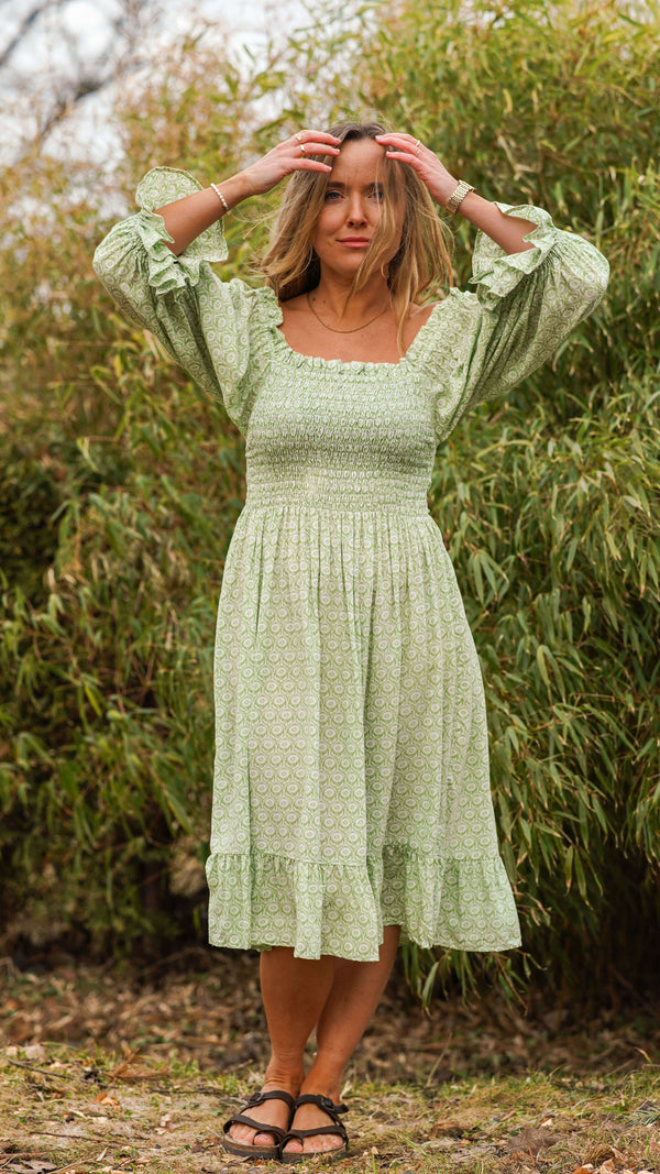 Grønn kjole med puffermer - Snøklokke sommerkjole