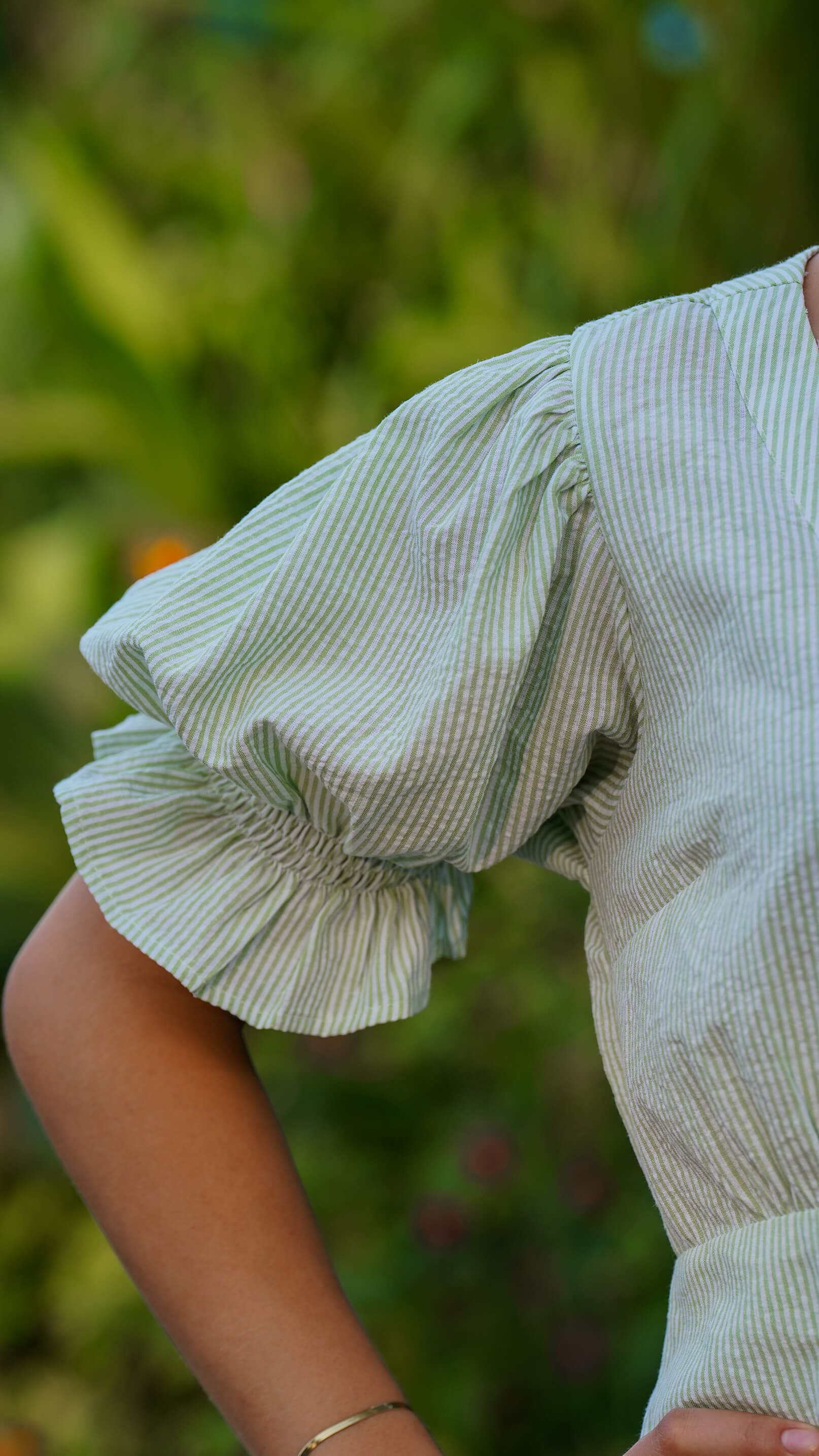 Grønn og hvit stripete linkjole