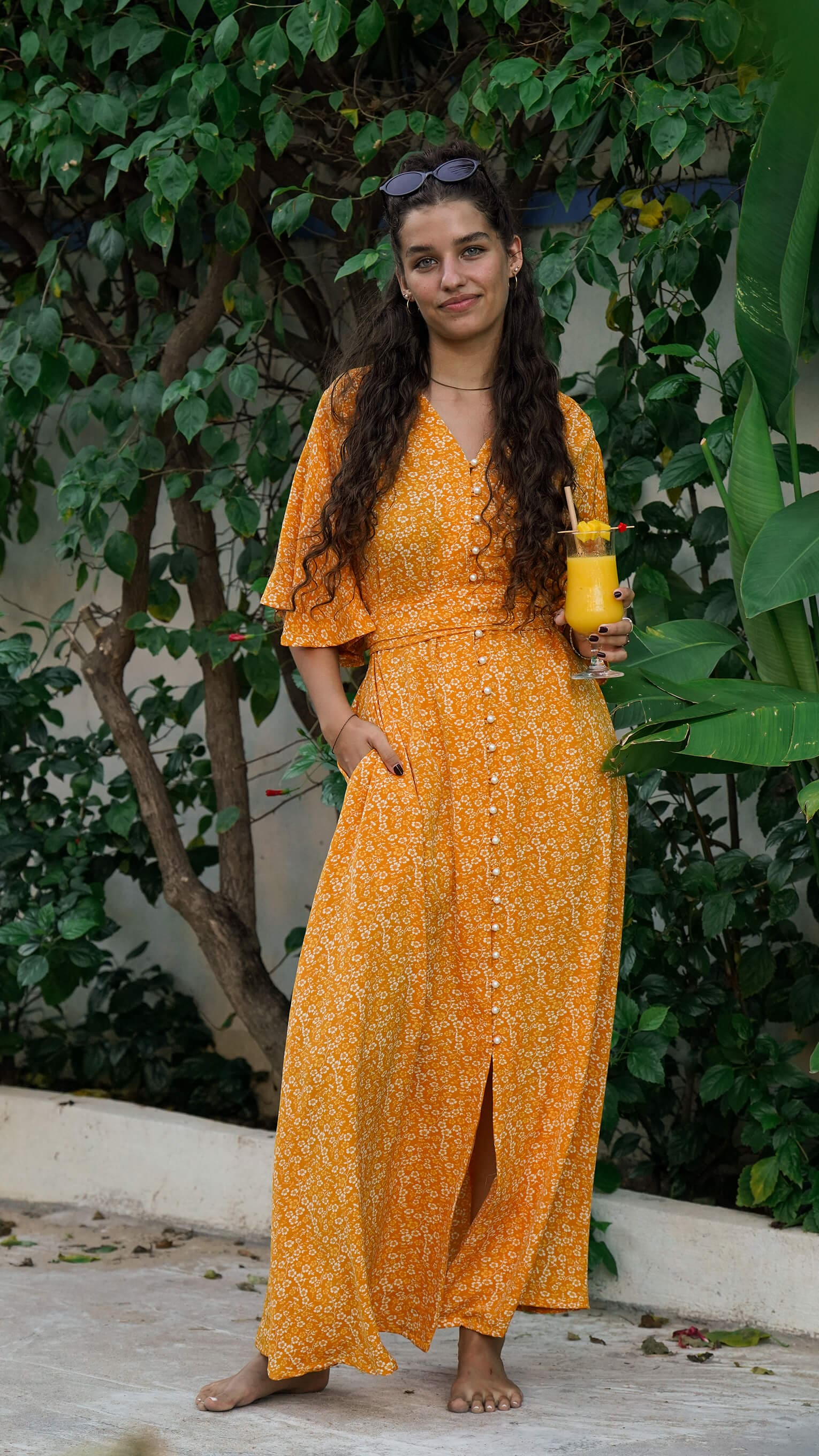 Gul orange lang kjole med knapper