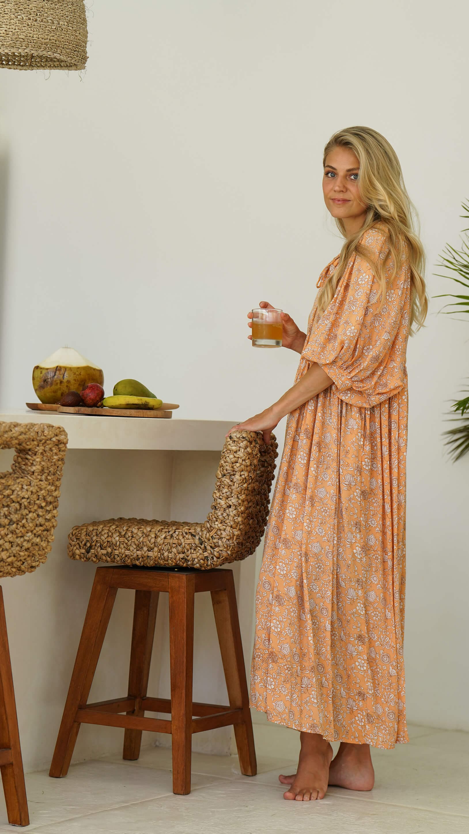 dus gul orange midikjole