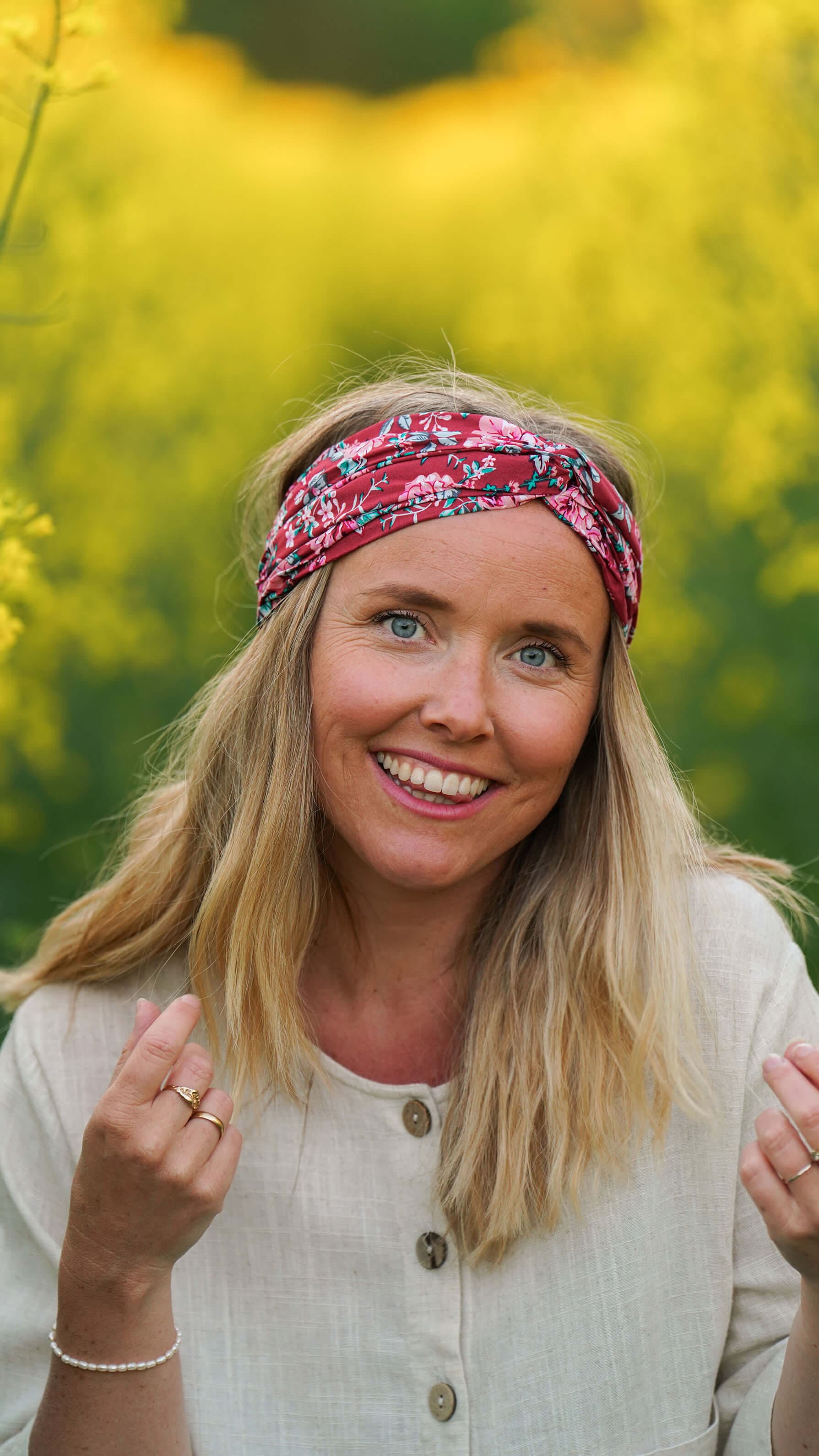 Vinrødt hårbånd