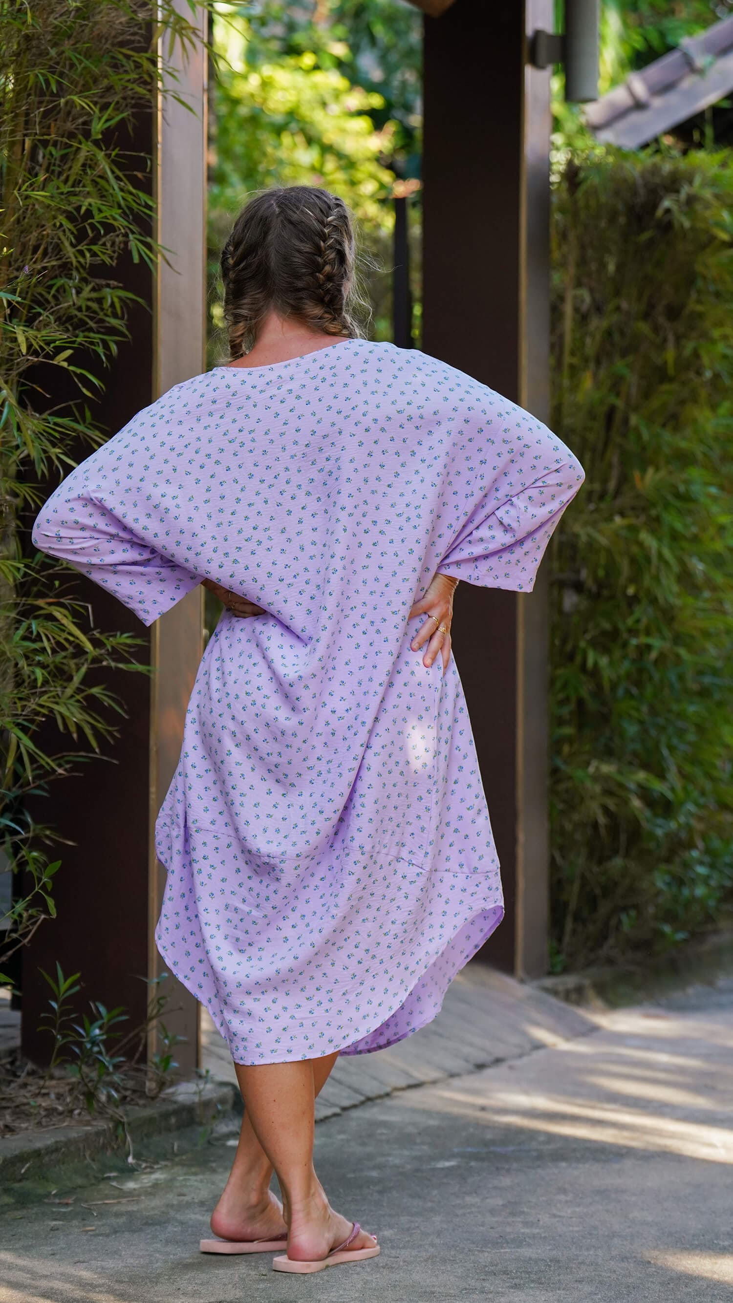 Lilla midikjole med lommer