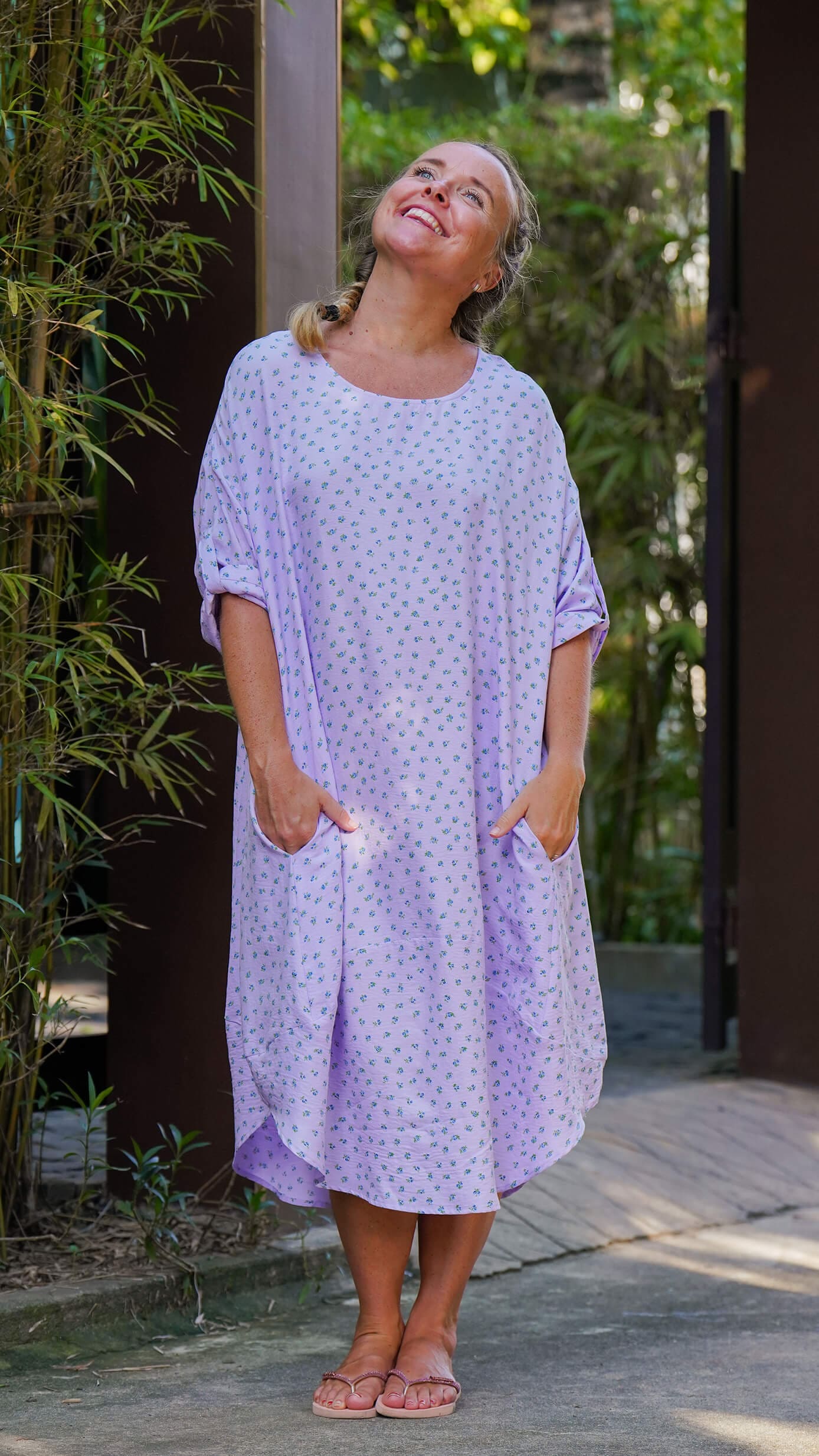 Lilla midikjole med lommer