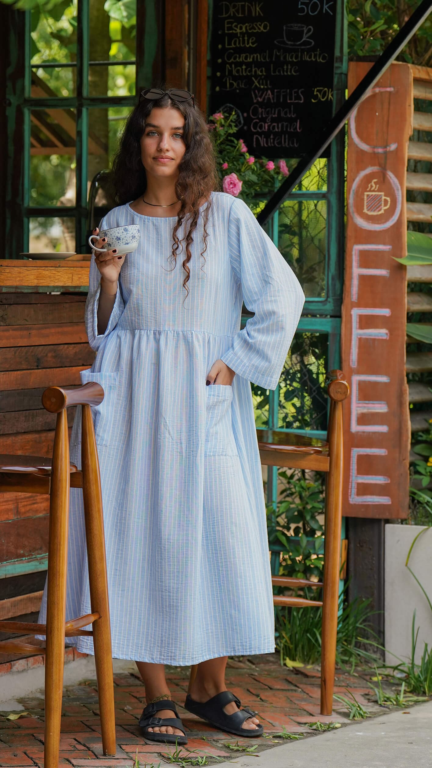 lyseblå stripete linkjole