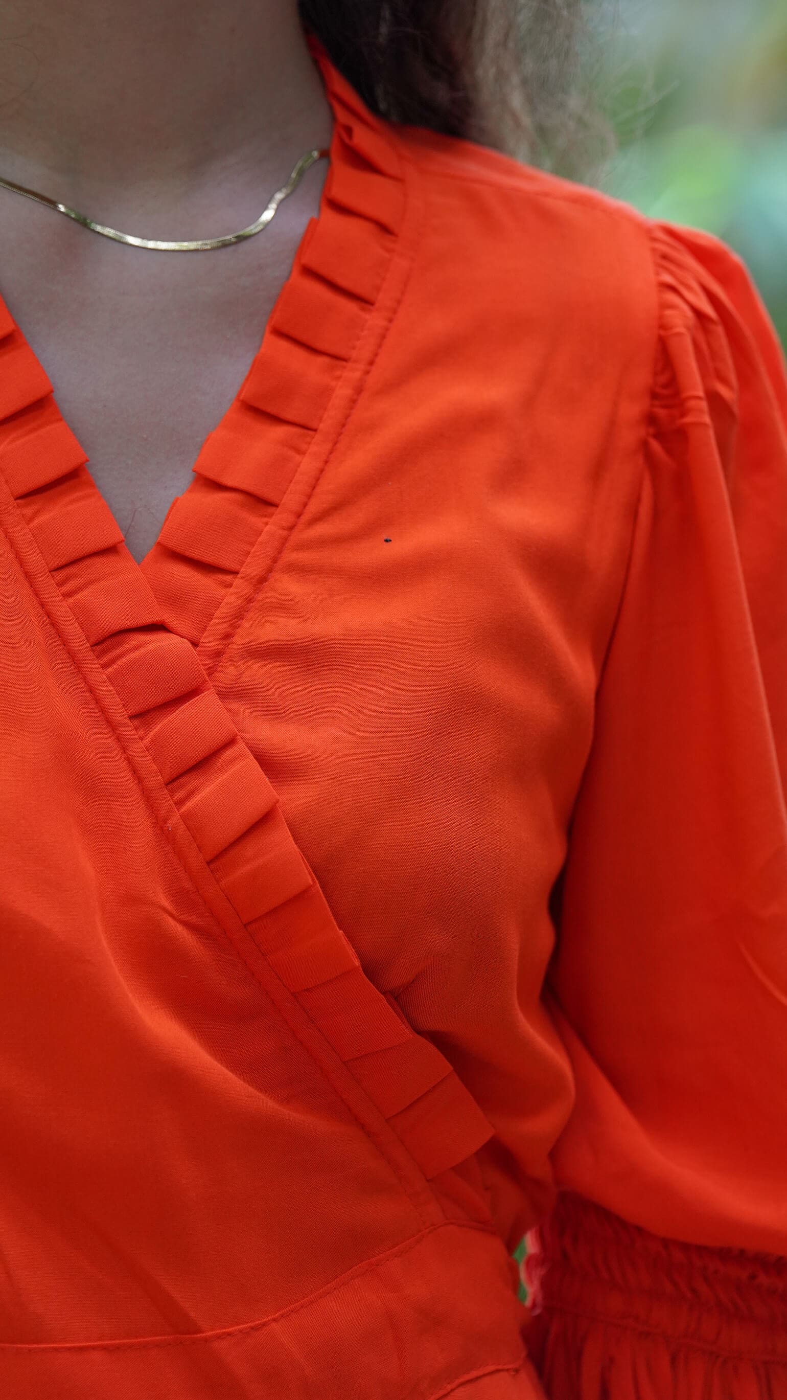 Knall orange kort omslagskjole - Syrin kjole