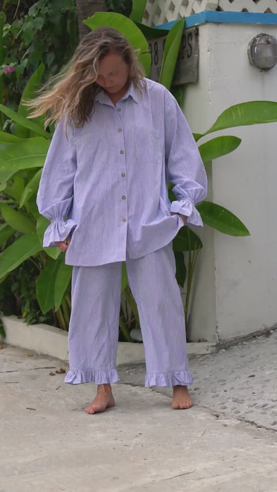 Stripete blå og hvit linskjorte