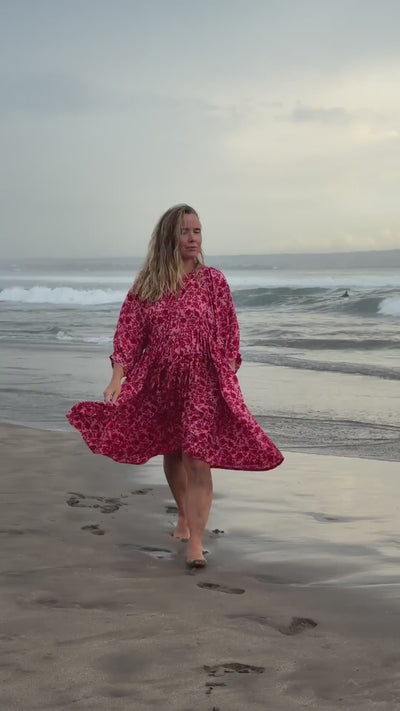 kort rød og rosa kjole