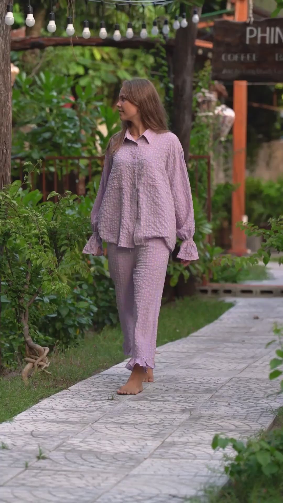 Lilla og rosa rutete skjorteupdated#gid://shopify/Video/28158475042886#video_id