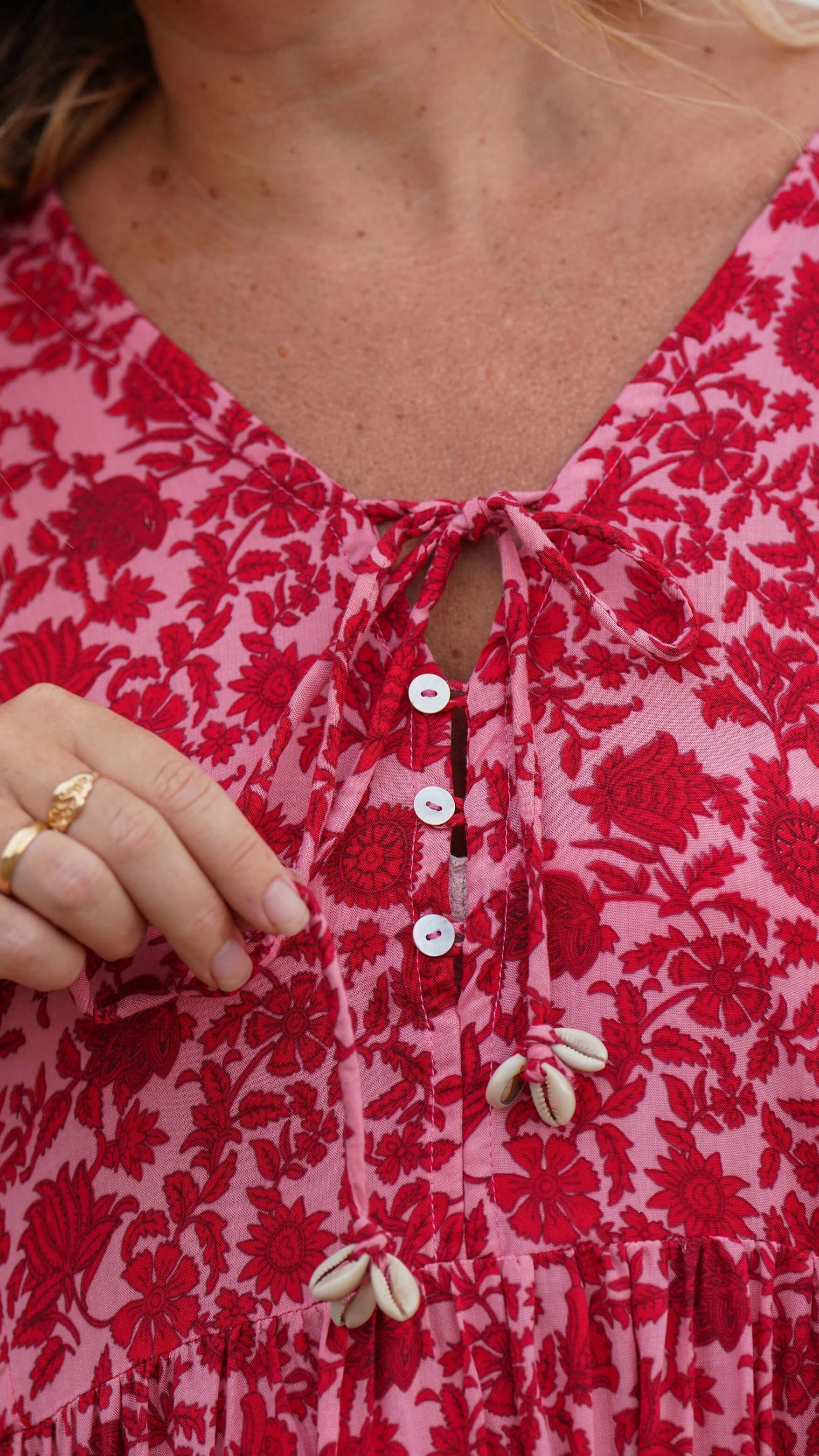 Rosa og rød lang kjole med korte ermer - Malva maxikjole