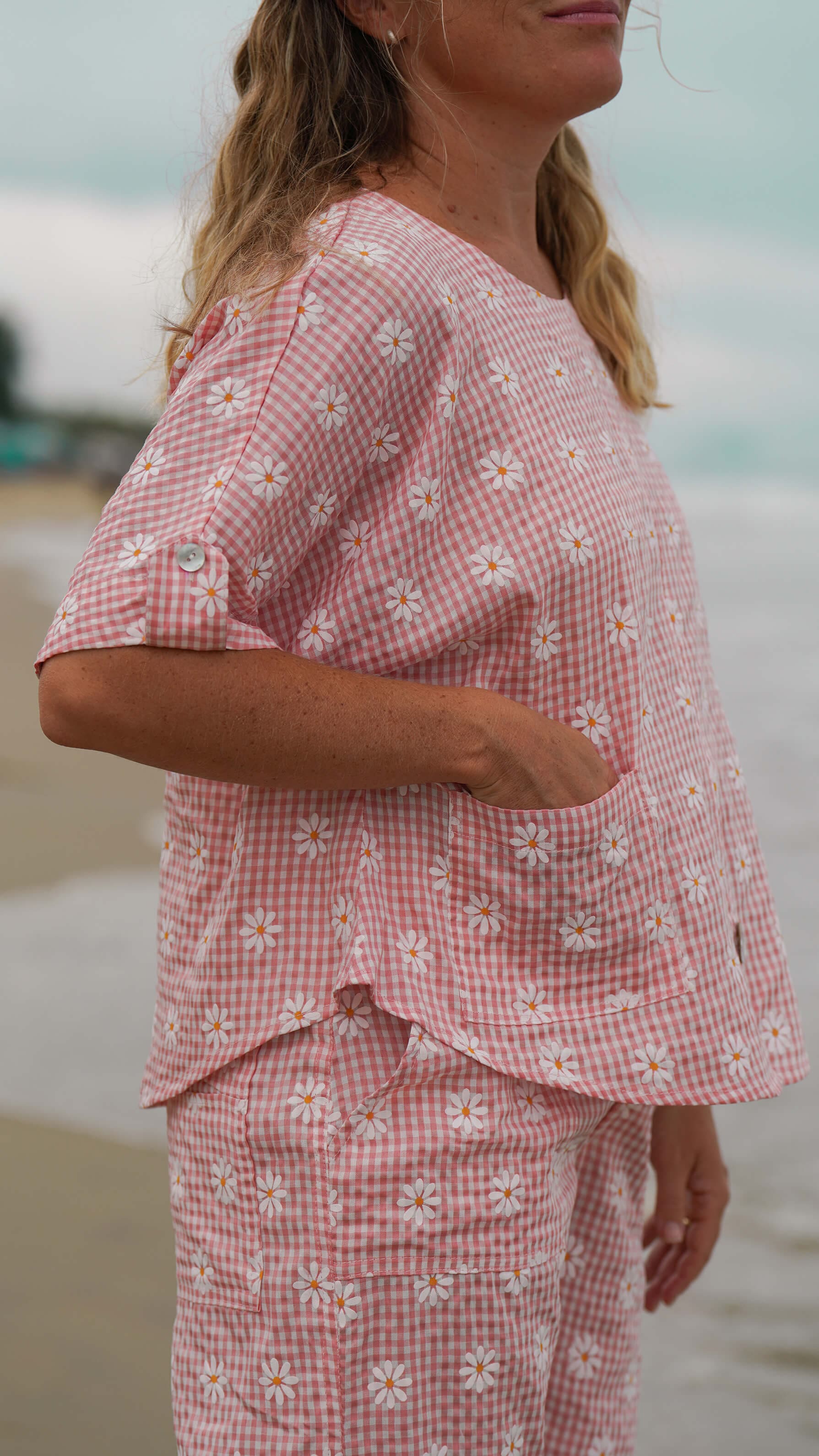 Rutete rosa og hvit topp