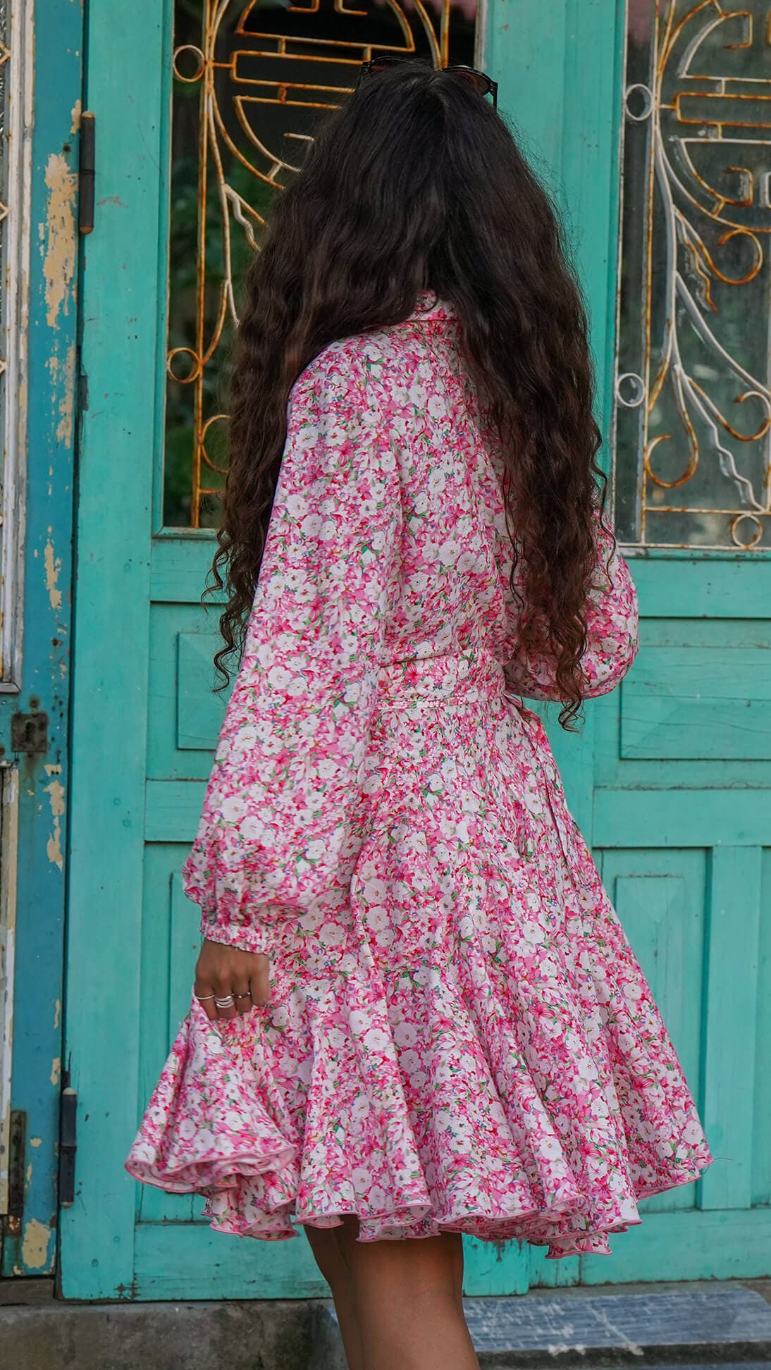 rosa skjortekjole med blomster