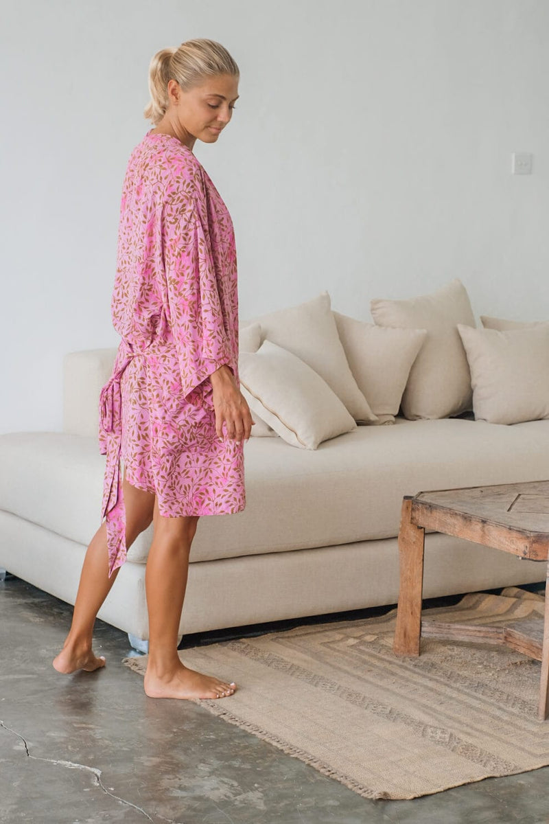 Rosa batikk kort kimono