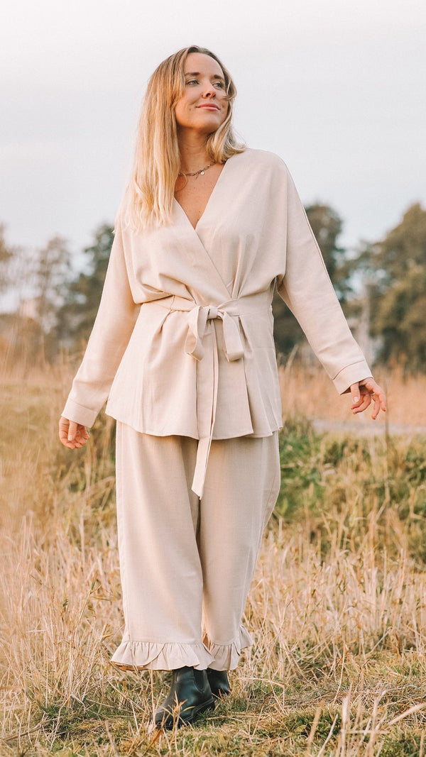 beige linbluse - løvemunn linbluse