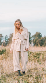 beige linbluse - løvemunn linbluse