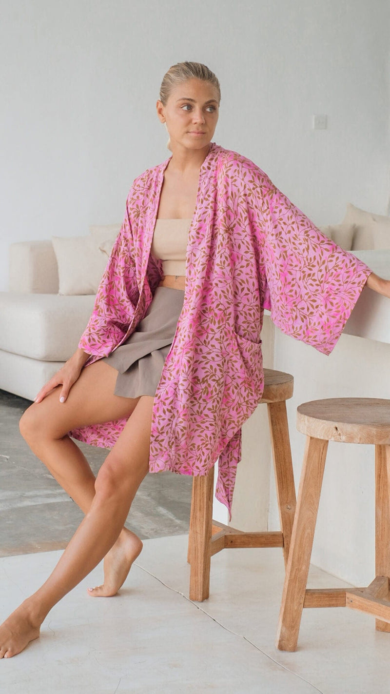 Rosa batikk kort kimono